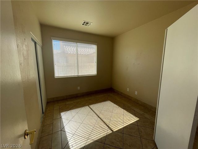 5947 SILVER TRACE Court, Henderson, NV 89011