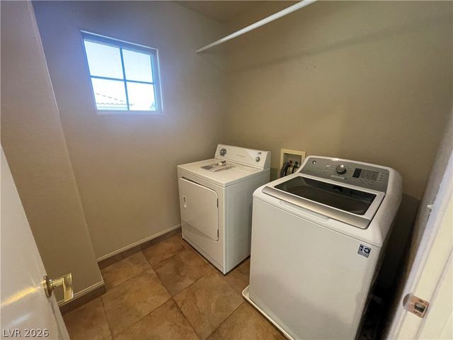 5947 SILVER TRACE Court, Henderson, NV 89011
