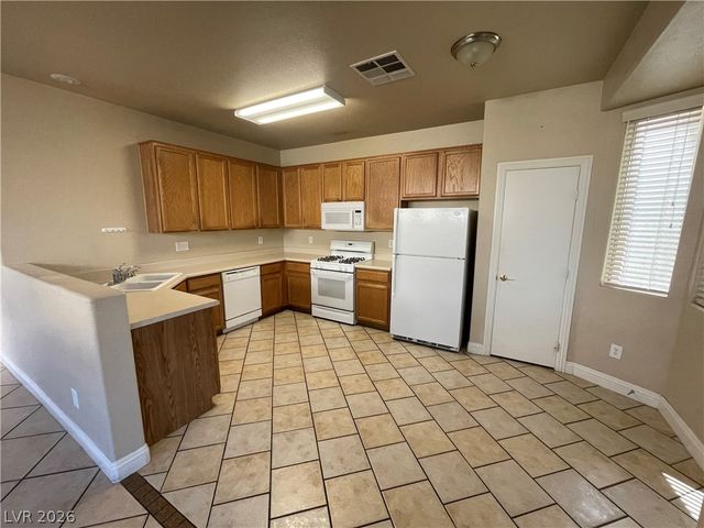 5947 SILVER TRACE Court, Henderson, NV 89011