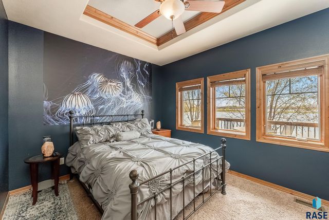 5007 Sunset Blvd Boulevard, Madison, SD 57042