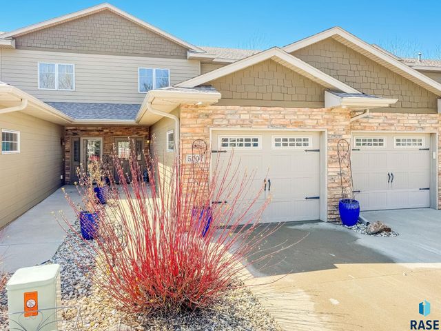 5007 Sunset Blvd Boulevard, Madison, SD 57042