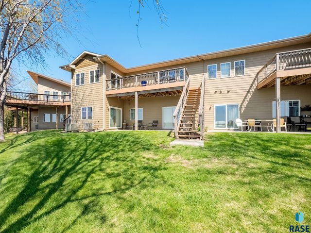 5007 Sunset Blvd Boulevard, Madison, SD 57042