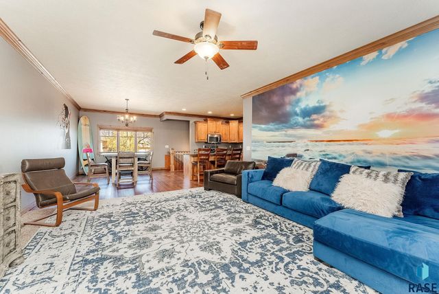 5007 Sunset Blvd Boulevard, Madison, SD 57042