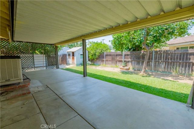 8841 California Ave, Riverside, CA 92503