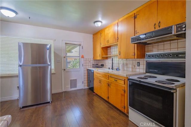 8841 California Ave, Riverside, CA 92503