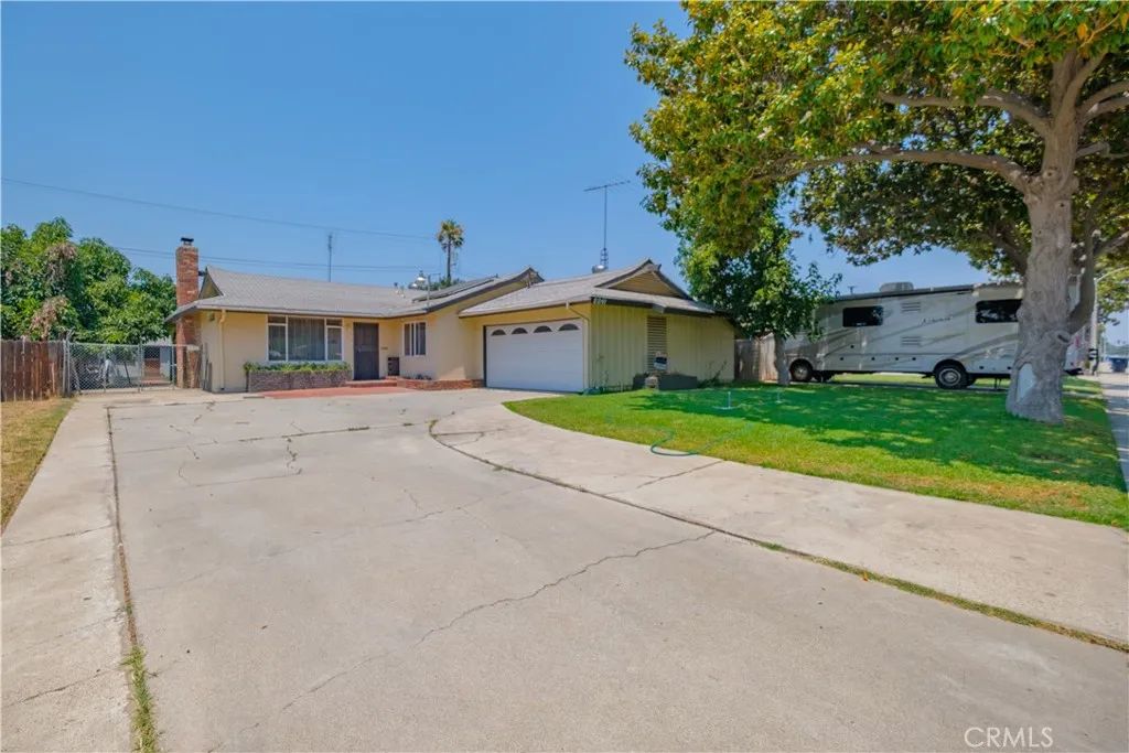 8841 California Ave, Riverside, CA 92503