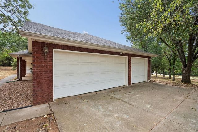 2117 E Oakridge Drive, Norman, OK 73026