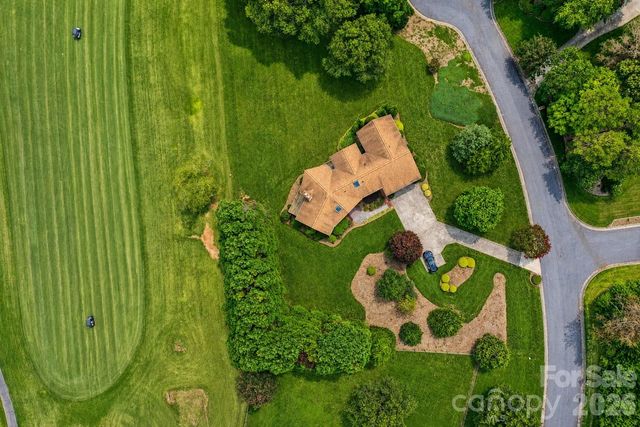 3711 Blendwood Lane NE, Hickory, NC 28601