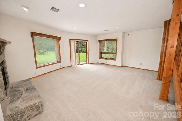 3711 Blendwood Lane NE, Hickory, NC 28601
