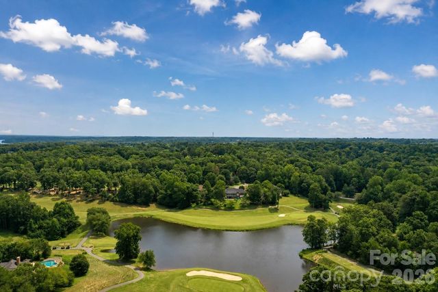 3711 Blendwood Lane NE, Hickory, NC 28601