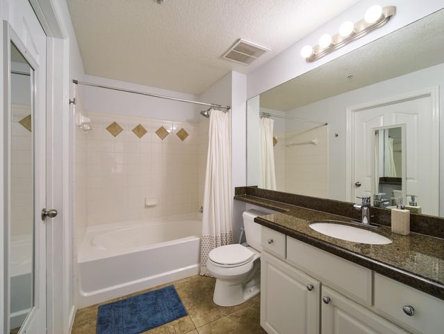 1108 Myrtlewood Circle E, Palm Beach Gardens, FL 33418