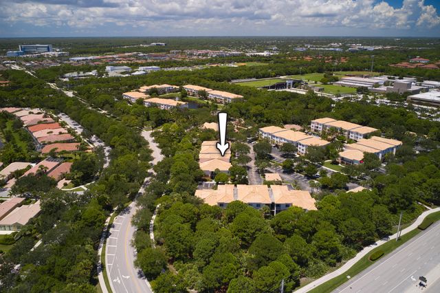 1108 Myrtlewood Circle E, Palm Beach Gardens, FL 33418