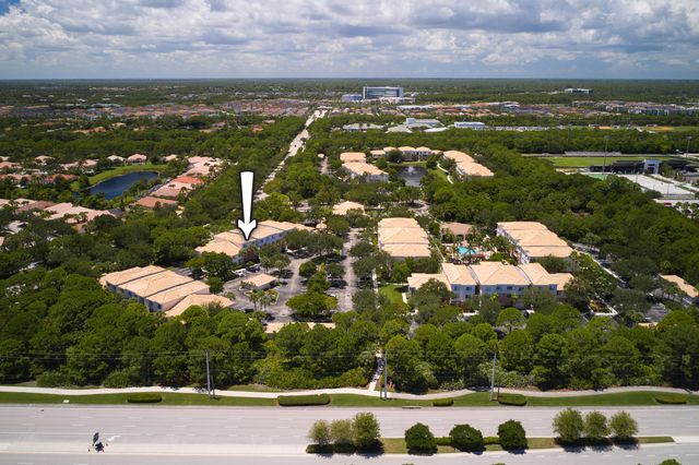 1108 Myrtlewood Circle E, Palm Beach Gardens, FL 33418