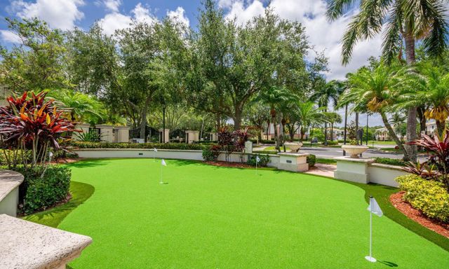 1108 Myrtlewood Circle E, Palm Beach Gardens, FL 33418