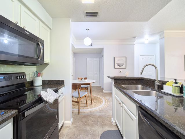 1108 Myrtlewood Circle E, Palm Beach Gardens, FL 33418