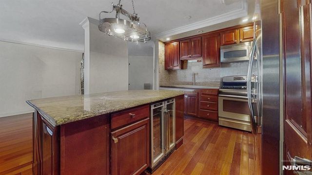 7002 JFK Blvd E 11A, Guttenberg, NJ 07093
