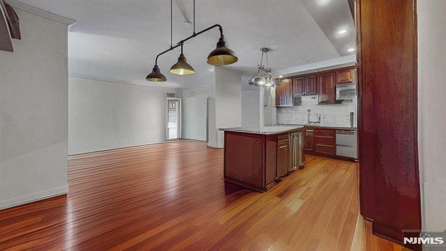 7002 JFK Blvd E 11A, Guttenberg, NJ 07093