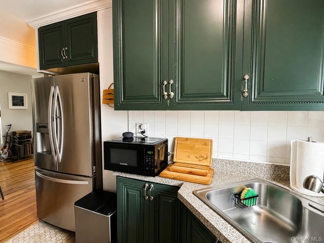 125 Park Avenue B1, Amityville, NY 11701