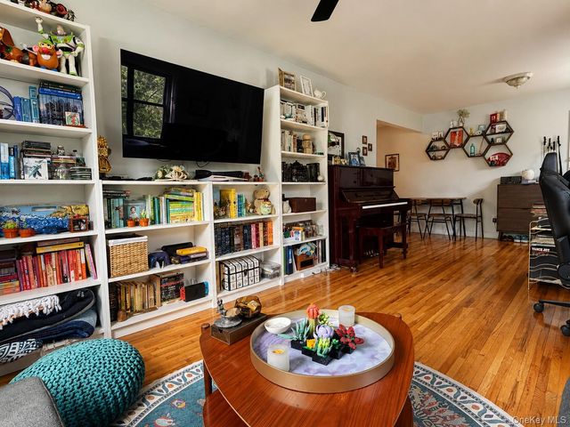 125 Park Avenue B1, Amityville, NY 11701