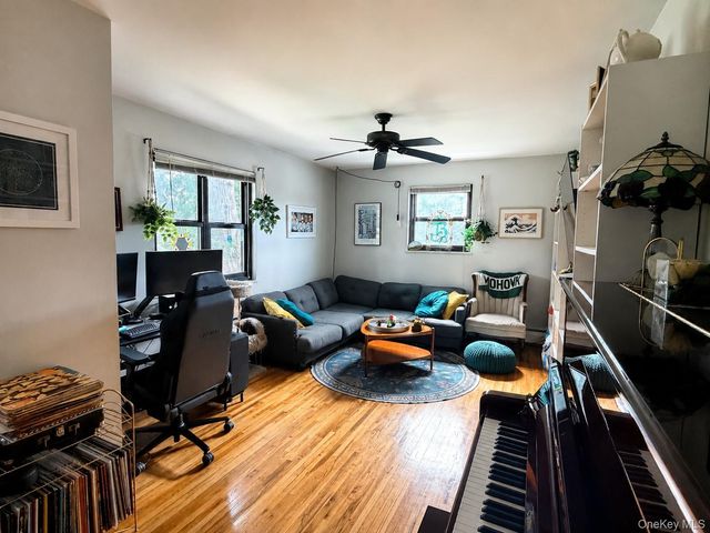125 Park Avenue B1, Amityville, NY 11701