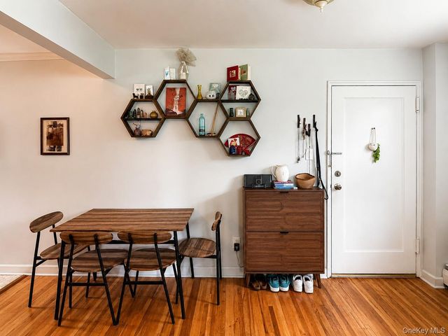 125 Park Avenue B1, Amityville, NY 11701