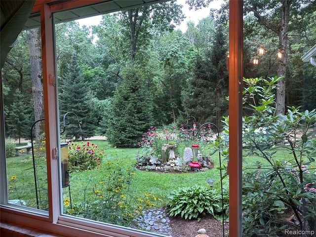 5124 Perryville Road, Holly, MI 48442