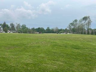 Phelps Drive, Newburgh, IN 47630