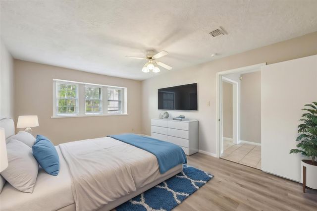 5506 Enchanted Timbers Drive, Humble, TX 77346