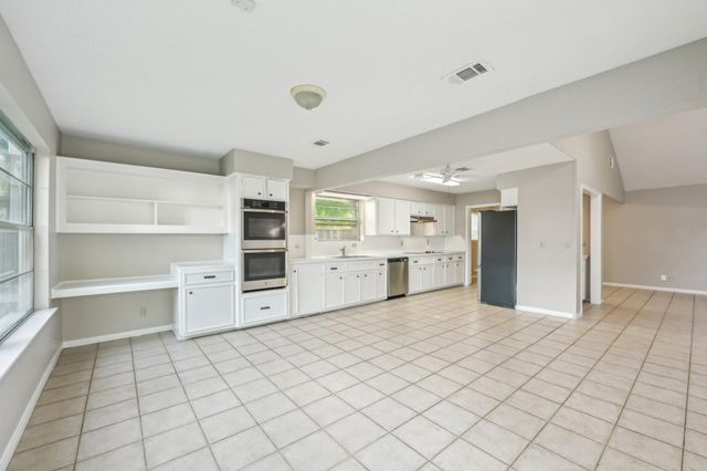 5506 Enchanted Timbers Drive, Humble, TX 77346