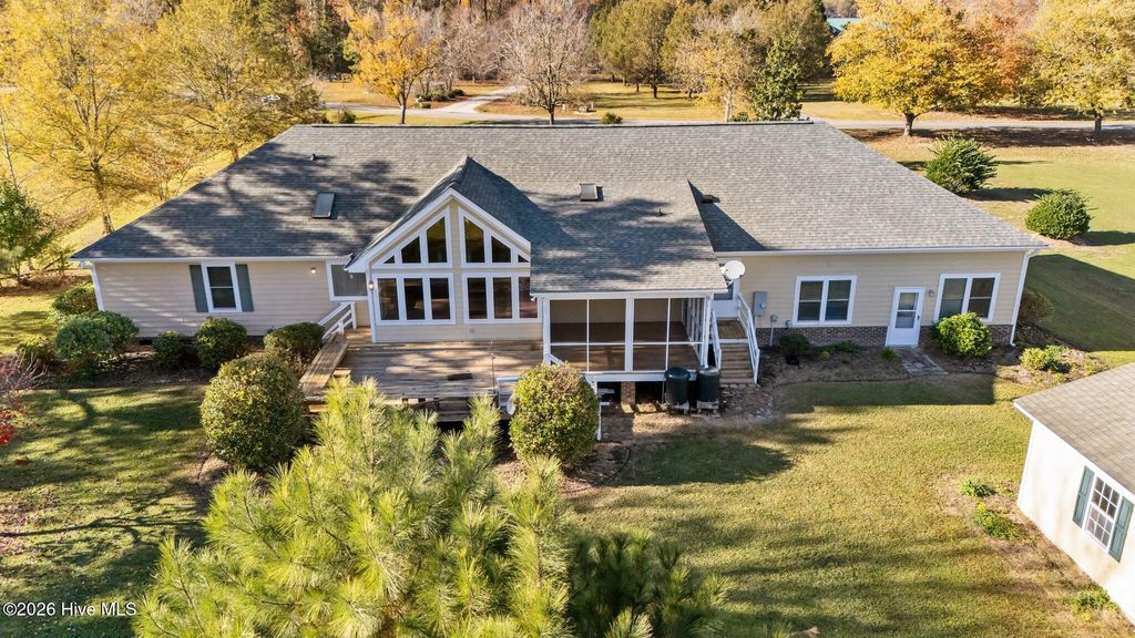 155 Teachs Cove Road, Bath, NC 27808