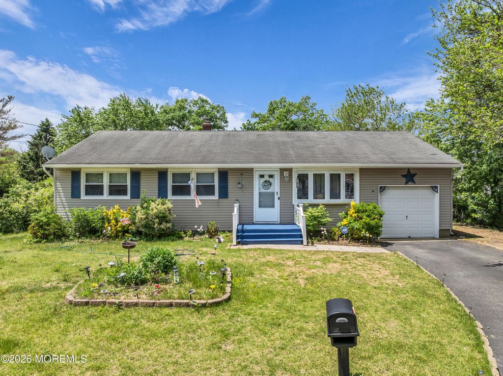 1170 Janet Road, Toms River, NJ 08753