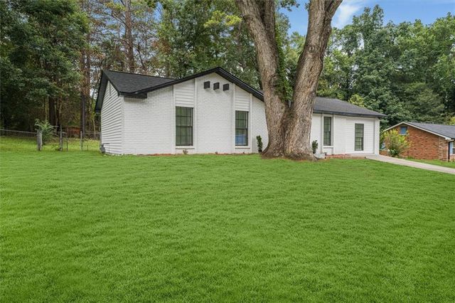 6073 Fieldcrest Drive, Morrow, GA 30260