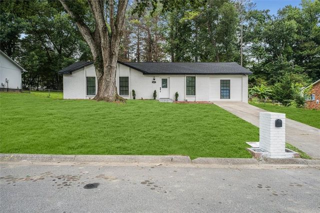 6073 Fieldcrest Drive, Morrow, GA 30260