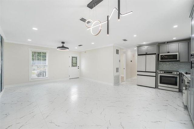 6073 Fieldcrest Drive, Morrow, GA 30260