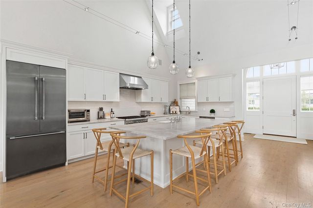 2 Emma's Path, Remsenburg, NY 11960