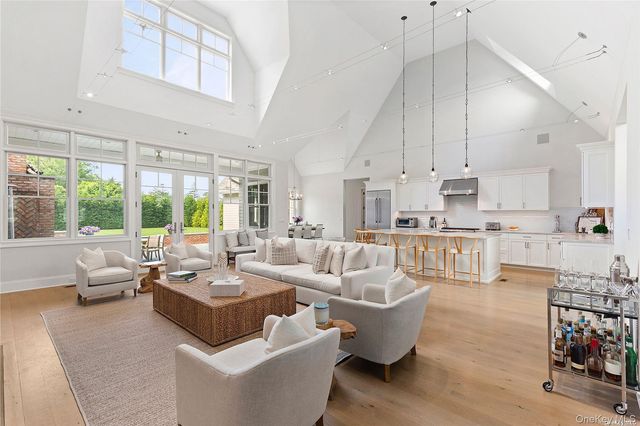 2 Emma's Path, Remsenburg, NY 11960