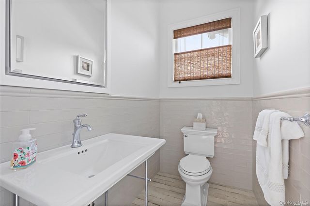 2 Emma's Path, Remsenburg, NY 11960