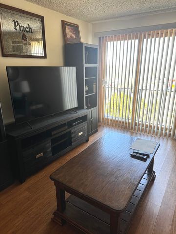 2333 N Neva Avenue 404C, Chicago, IL 60707