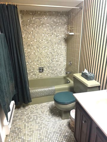 2333 N Neva Avenue 404C, Chicago, IL 60707