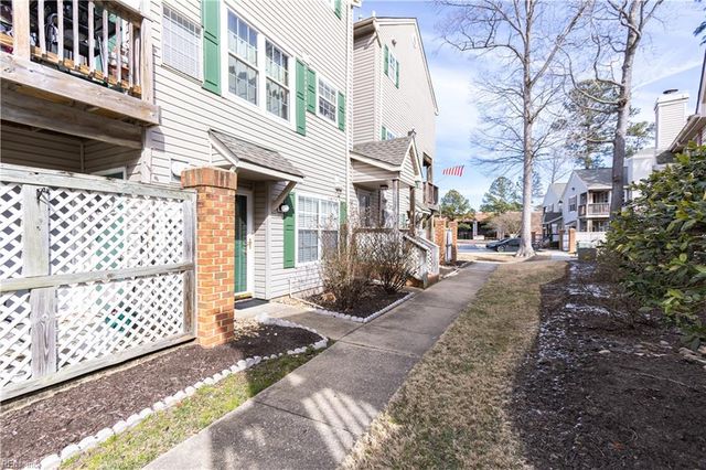 12796 Daybreak CIR, Newport News, VA 23602