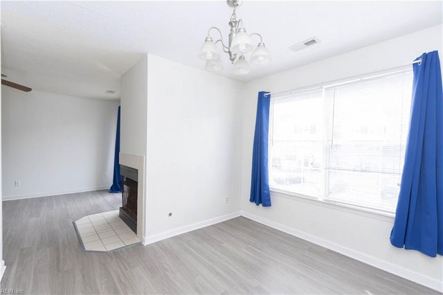 12796 Daybreak CIR, Newport News, VA 23602