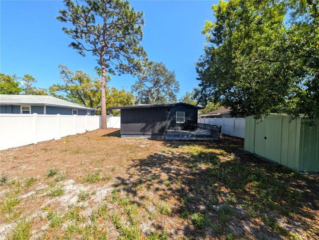 8004 N BOULEVARD, Tampa, FL 33604