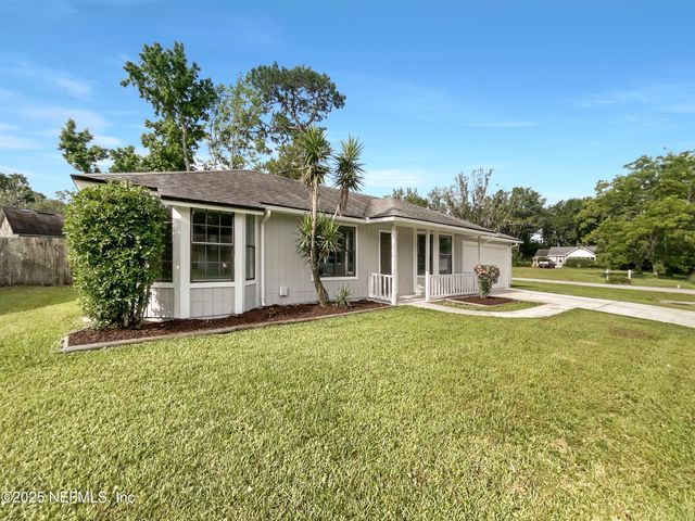 2439 BURNS Drive, Middleburg, FL 32068