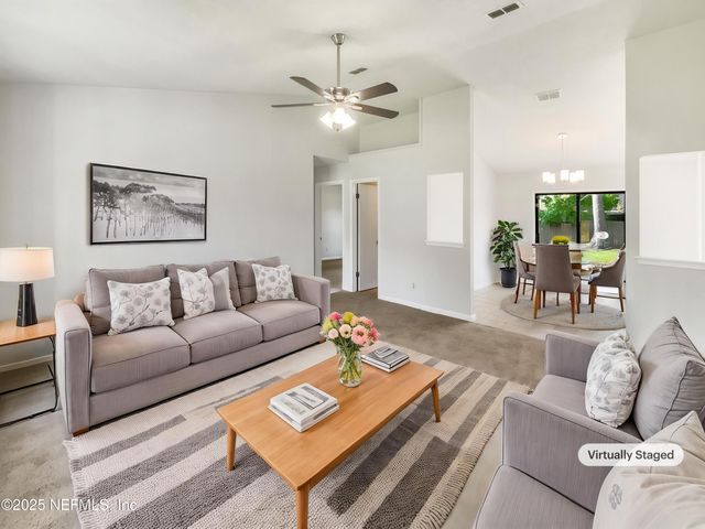 2439 BURNS Drive, Middleburg, FL 32068