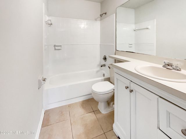 2439 BURNS Drive, Middleburg, FL 32068