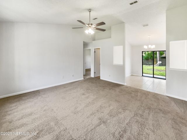 2439 BURNS Drive, Middleburg, FL 32068
