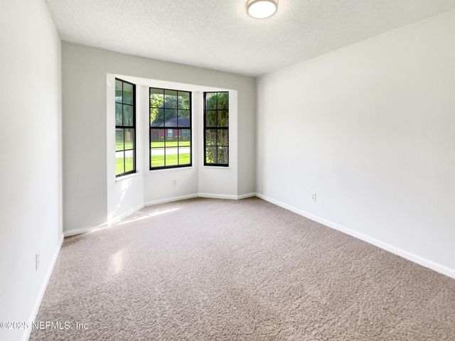 2439 BURNS Drive, Middleburg, FL 32068