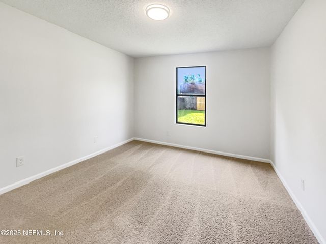 2439 BURNS Drive, Middleburg, FL 32068