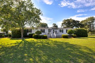 1294 Landing Road, Manning, SC 29102