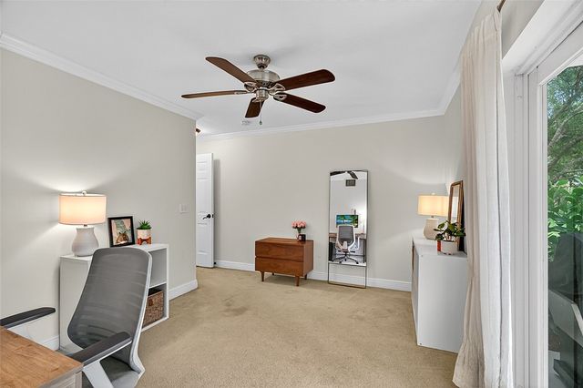 1685 42nd Square 101, Vero Beach, FL 32960